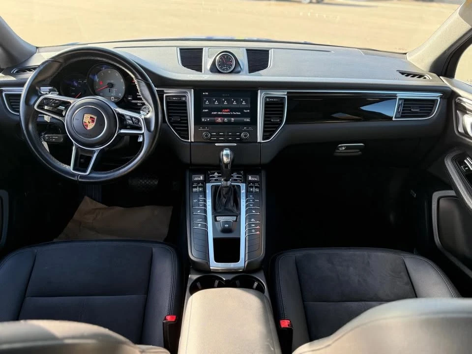 2017 Porsche Macan - Image 10 of 15