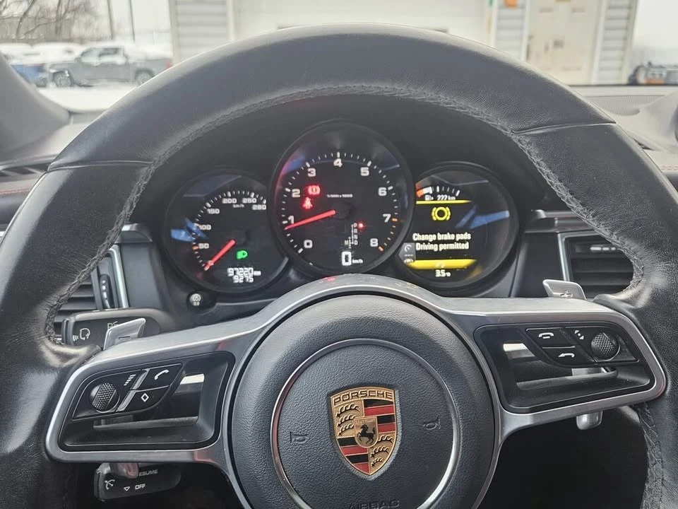2017 Porsche Macan - Image 15 of 19