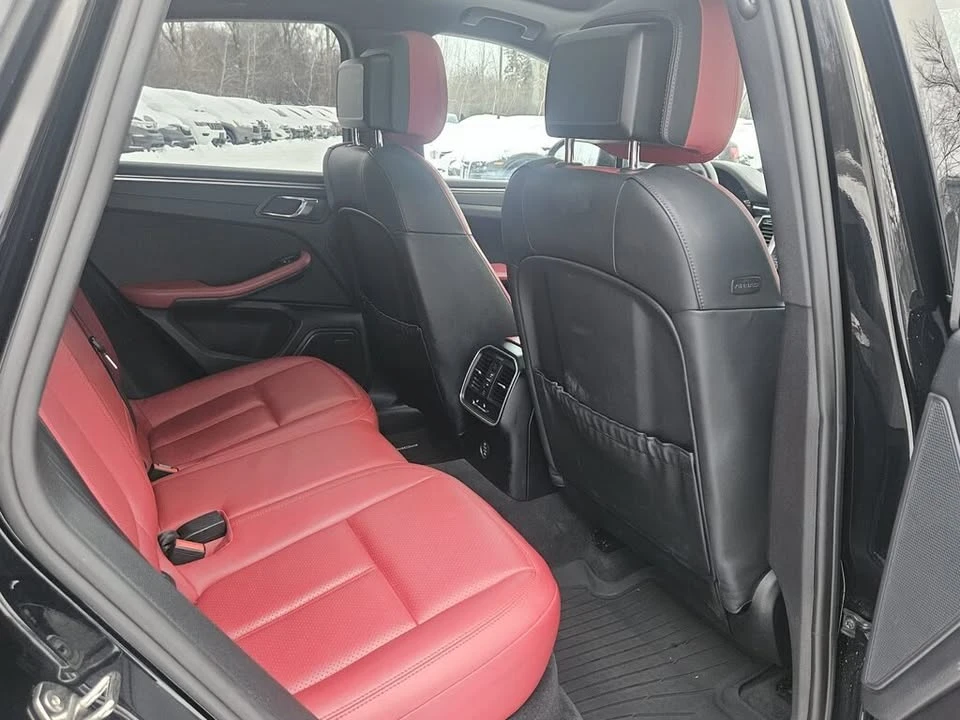 2017 Porsche Macan - Image 18 of 19