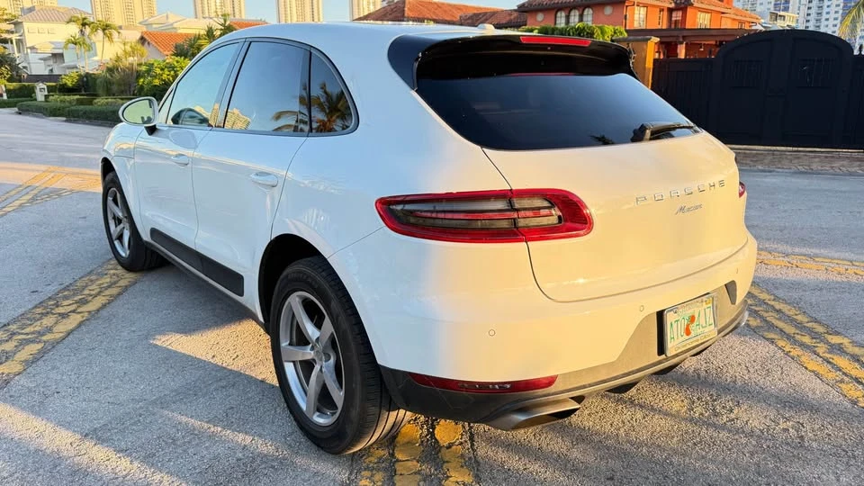 2017 Porsche Macan - Image 6 of 20
