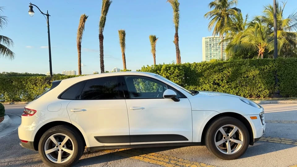 2017 Porsche Macan - Image 4 of 20