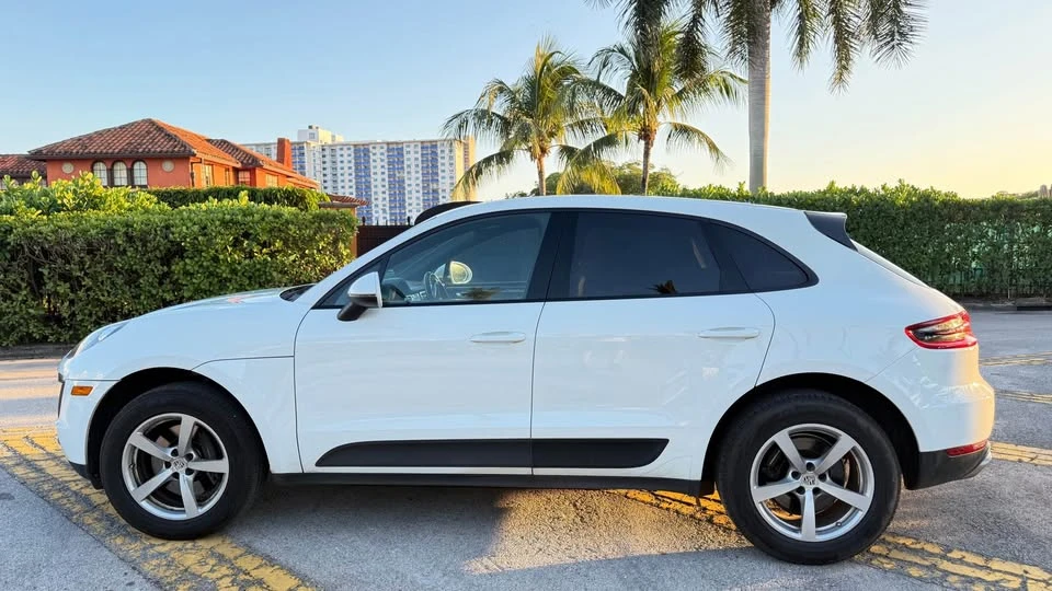 2017 Porsche Macan - Image 7 of 20