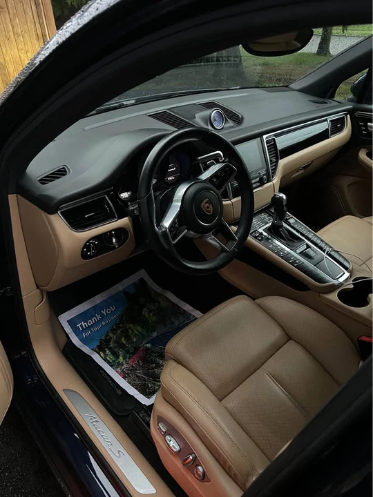 2017 Porsche Macan - Image 3 of 3