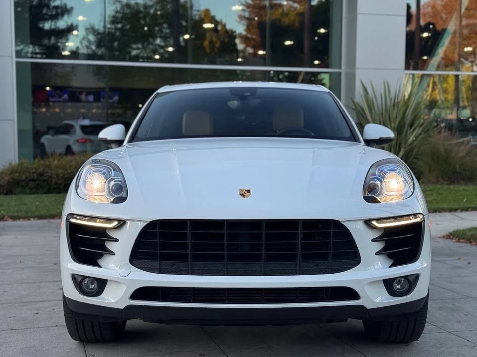 2017 Porsche Macan - Image 2 of 20