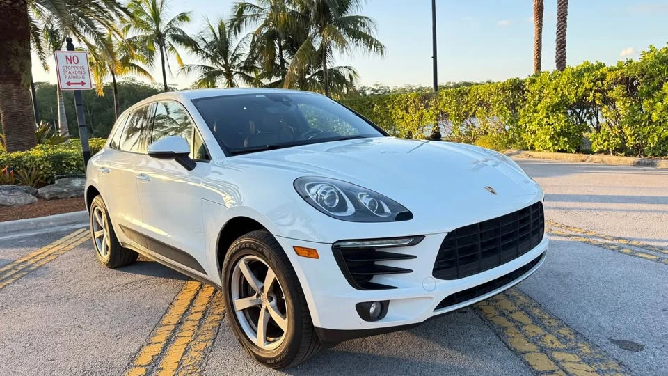 2017 Porsche Macan - Image 3 of 20