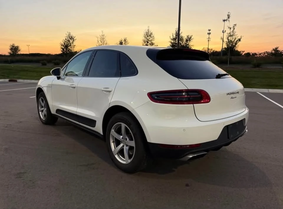 2017 Porsche Macan - Image 5 of 12