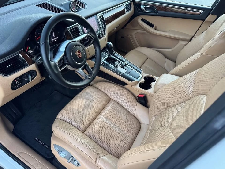 2017 Porsche Macan - Image 14 of 20