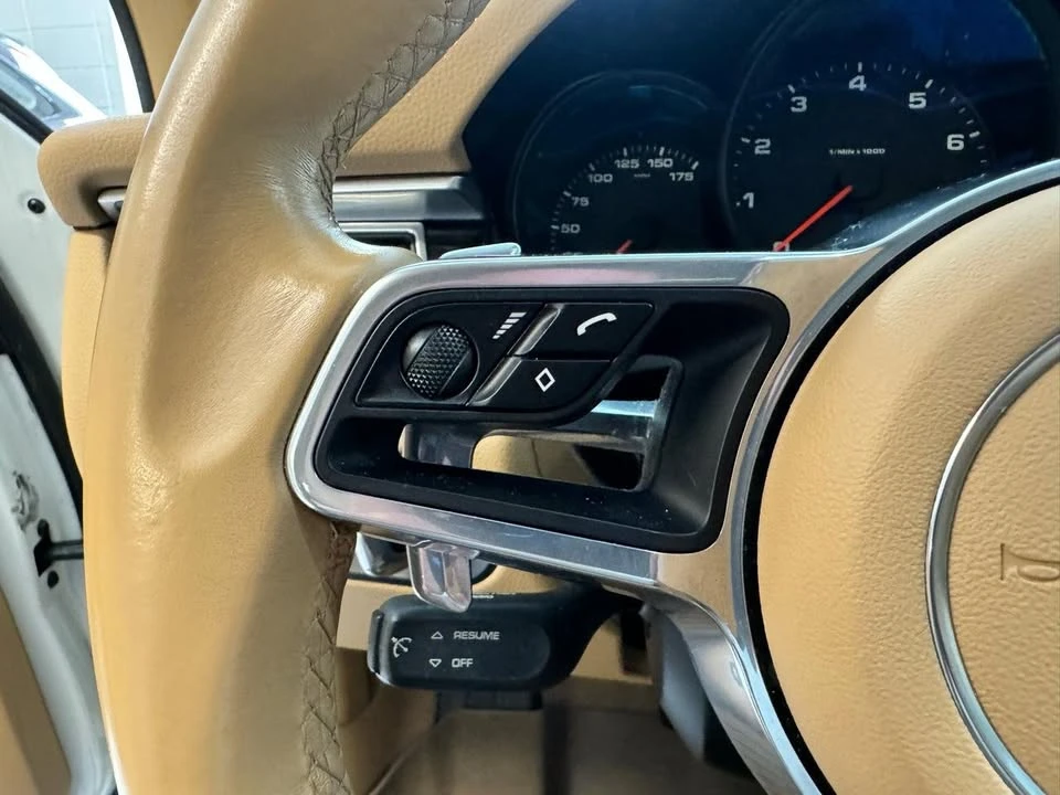 2017 Porsche Macan - Image 13 of 19