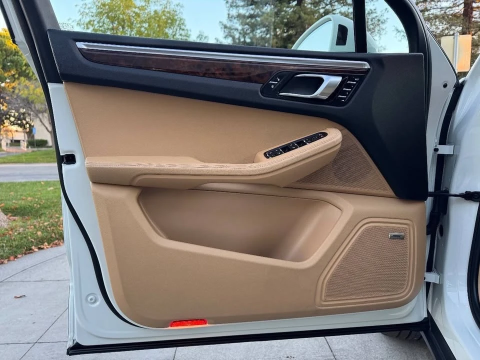 2017 Porsche Macan - Image 11 of 20