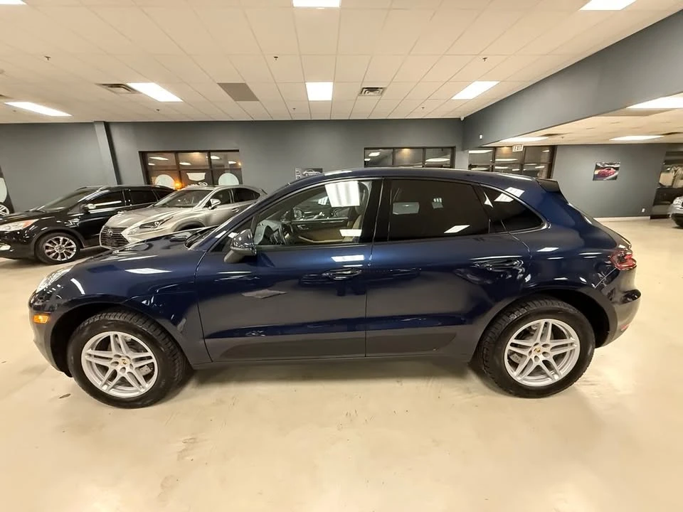 2017 Porsche Macan - Image 2 of 20