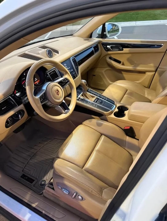 2017 Porsche Macan - Image 6 of 12