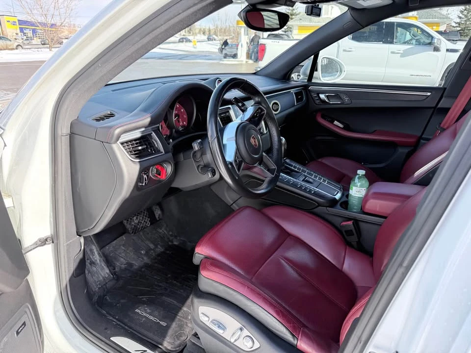2017 Porsche Macan - Image 8 of 13