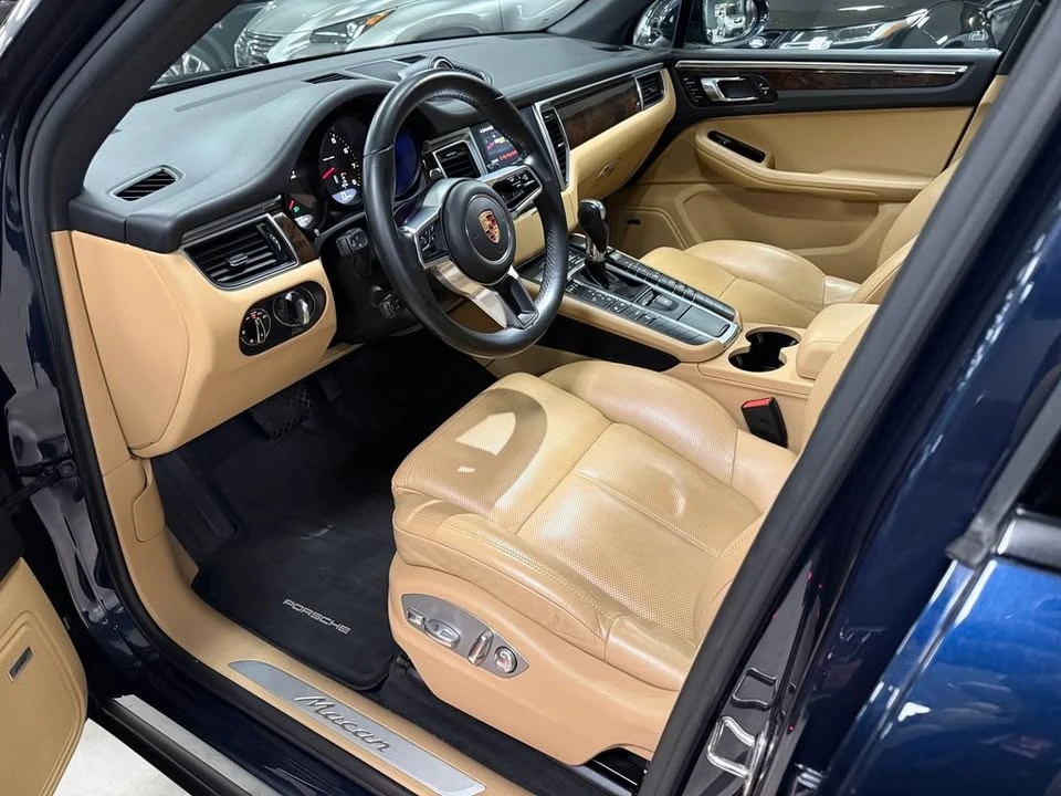 2017 Porsche Macan - Image 18 of 20