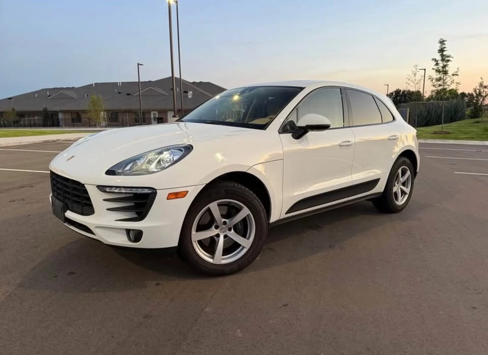 2017 Porsche Macan - Image 3 of 12