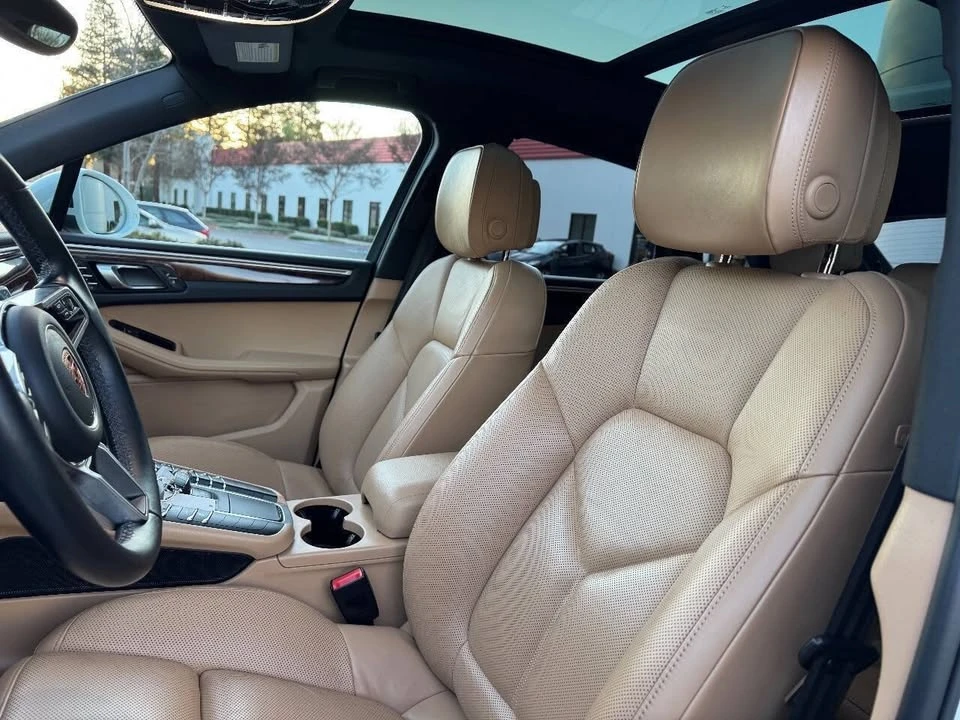 2017 Porsche Macan - Image 16 of 20