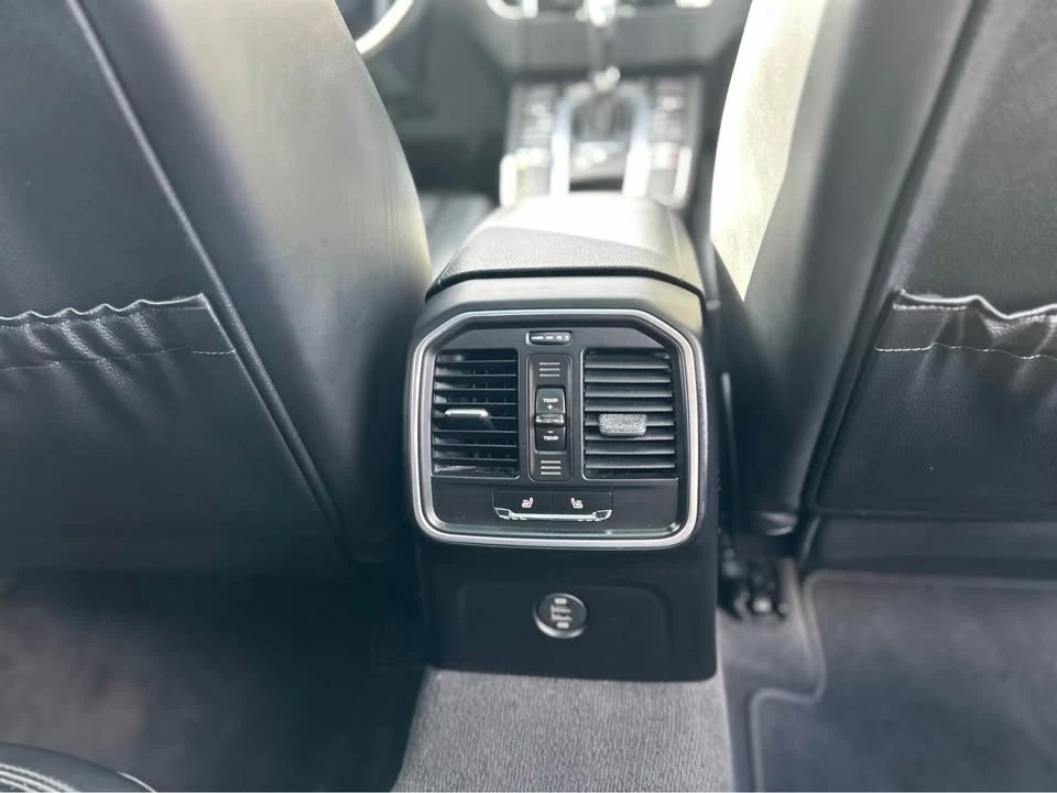 2017 Porsche Macan - Image 12 of 14