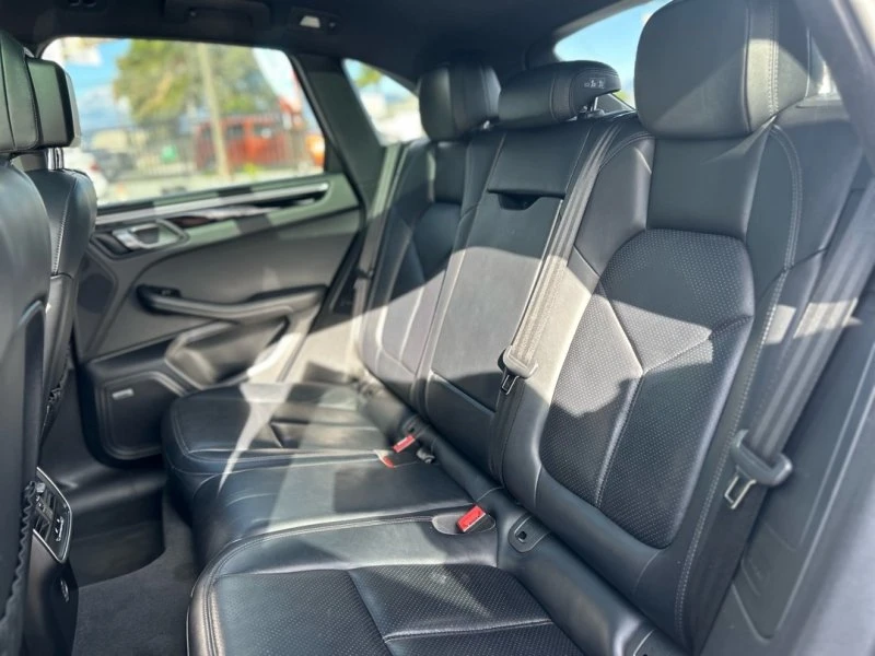 2017 Porsche Macan - Image 12 of 12