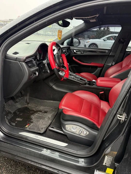 2017 Porsche Macan - Image 7 of 9
