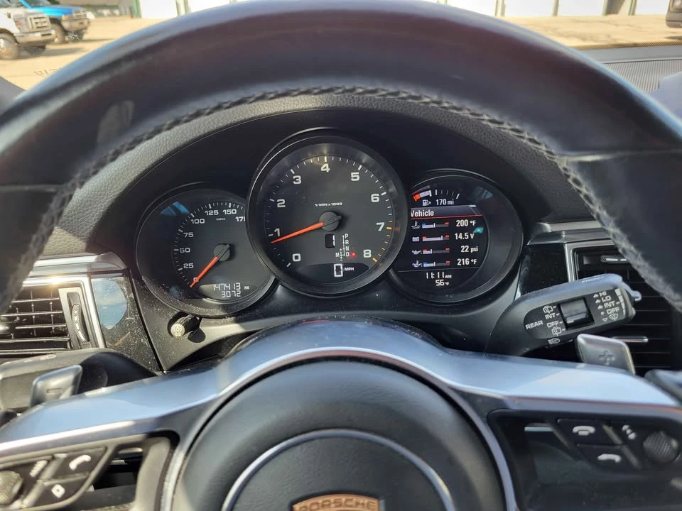 2017 Porsche Macan - Image 11 of 20