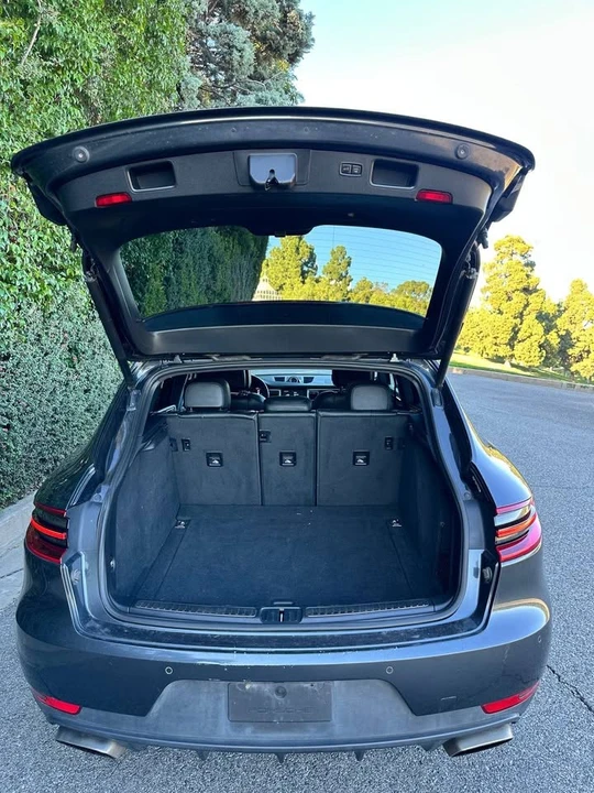 2017 Porsche Macan - Image 12 of 20
