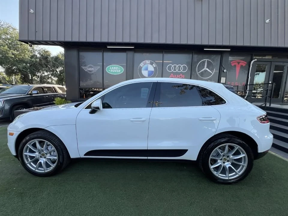 2017 Porsche Macan - Image 7 of 20