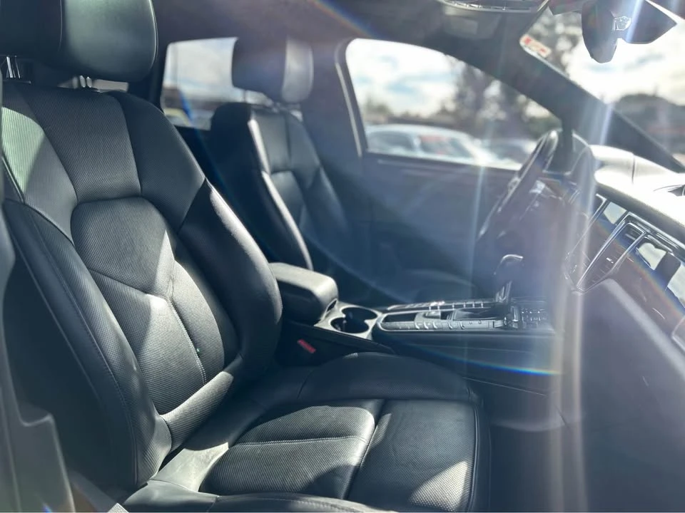 2017 Porsche Macan - Image 7 of 14