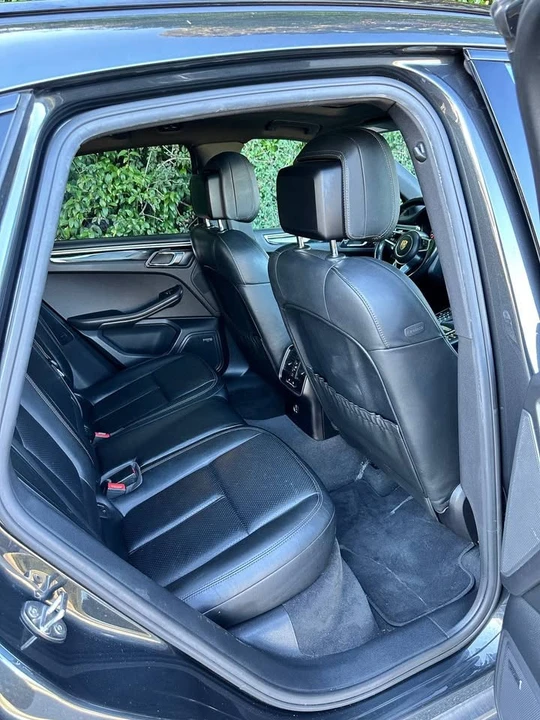 2017 Porsche Macan - Image 15 of 20