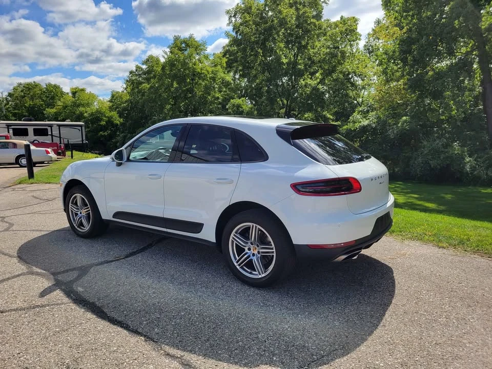 2017 Porsche Macan - Image 7 of 20