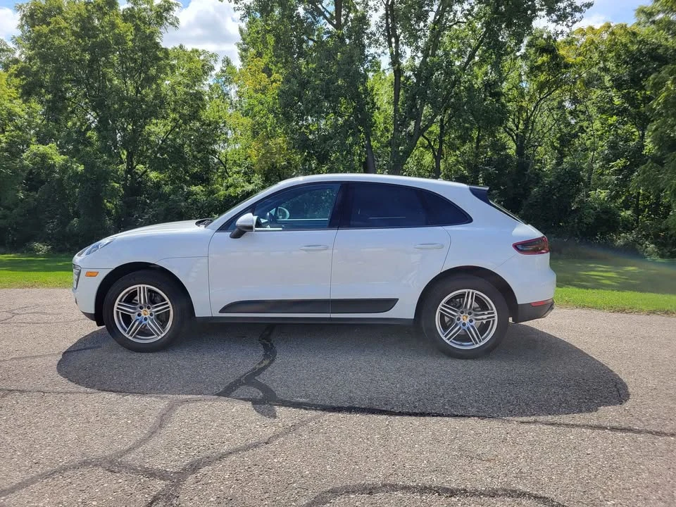 2017 Porsche Macan - Image 5 of 20