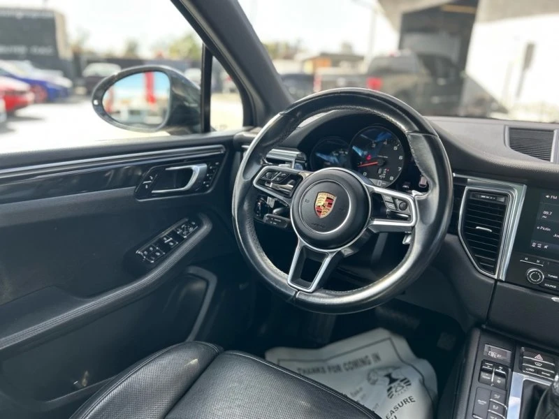 2017 Porsche Macan - Image 6 of 12