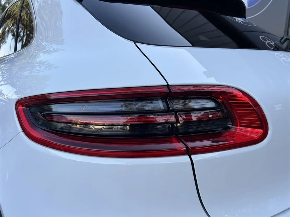 2017 Porsche Macan - Image 9 of 20