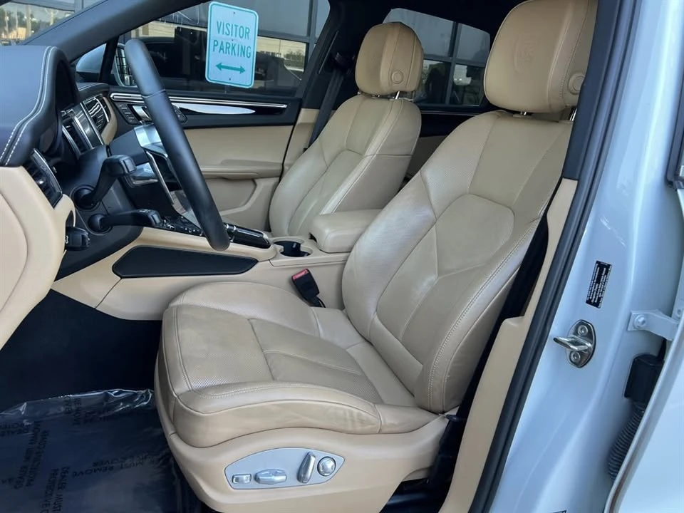2017 Porsche Macan - Image 12 of 20