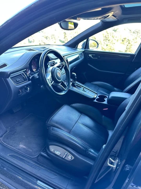 2017 Porsche Macan - Image 8 of 20