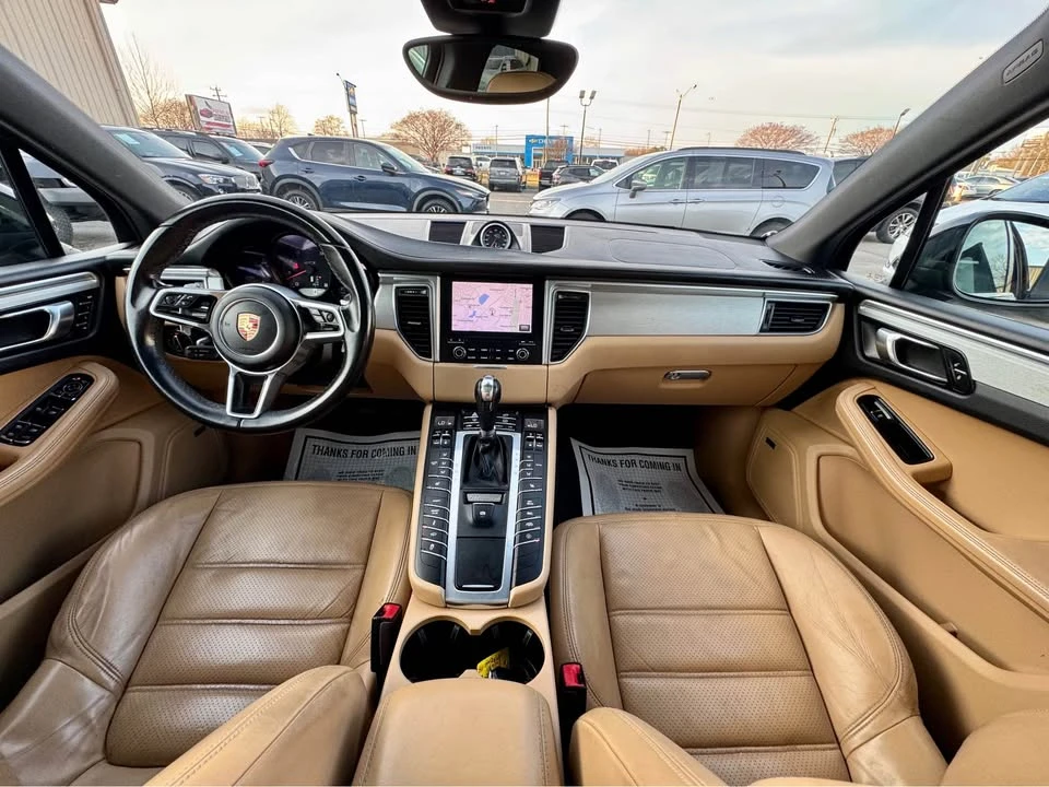 2017 Porsche Macan - Image 14 of 19