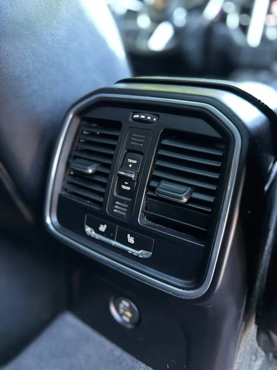 2017 Porsche Macan - Image 17 of 20