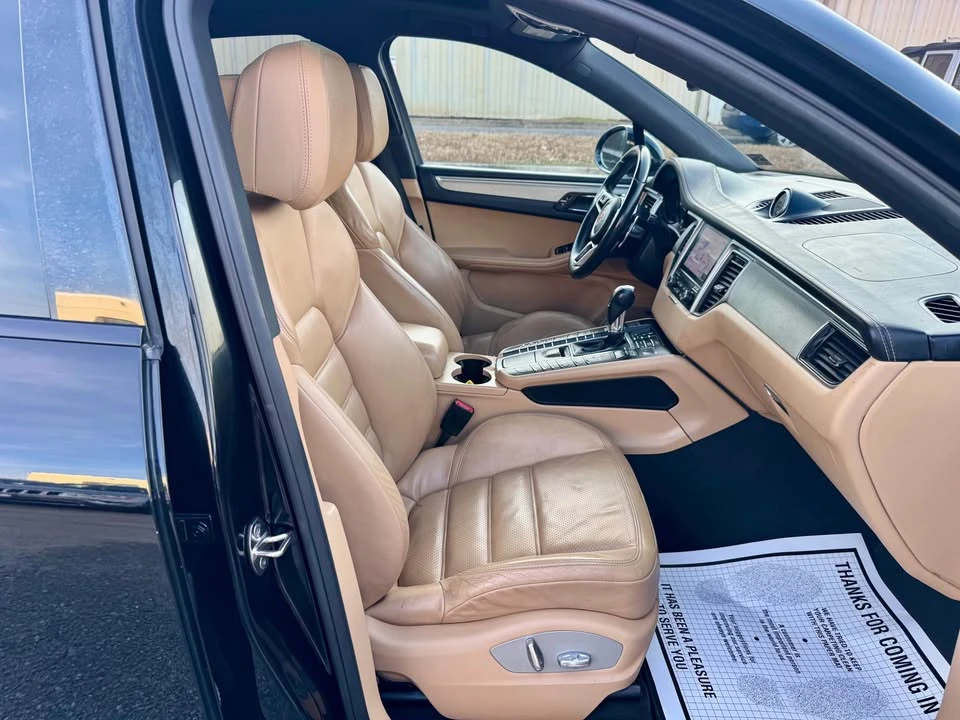 2017 Porsche Macan - Image 12 of 19