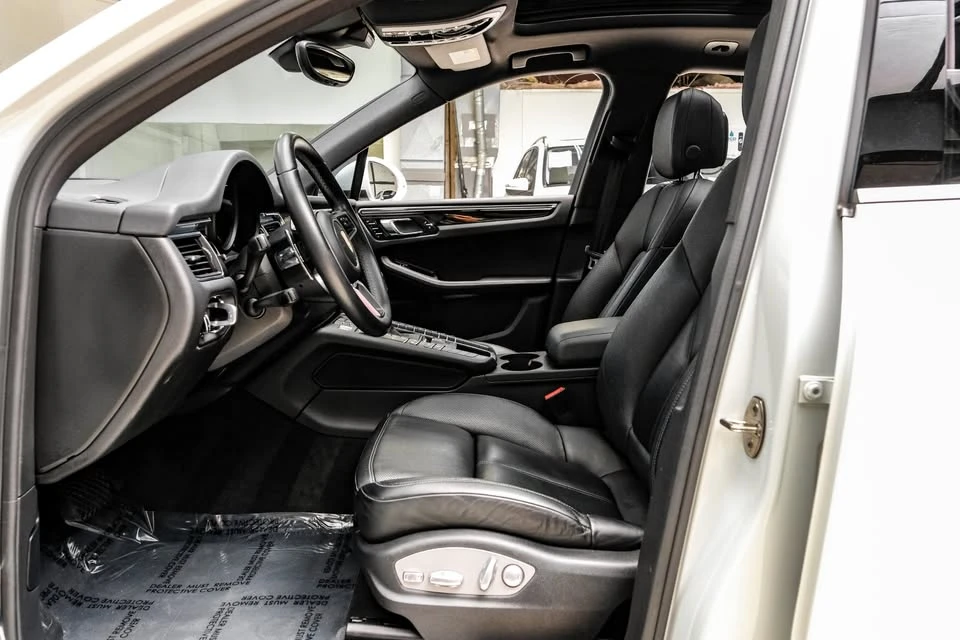 2017 Porsche Macan - Image 4 of 18