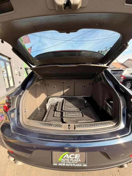 2017 Porsche Macan - Image 6 of 9
