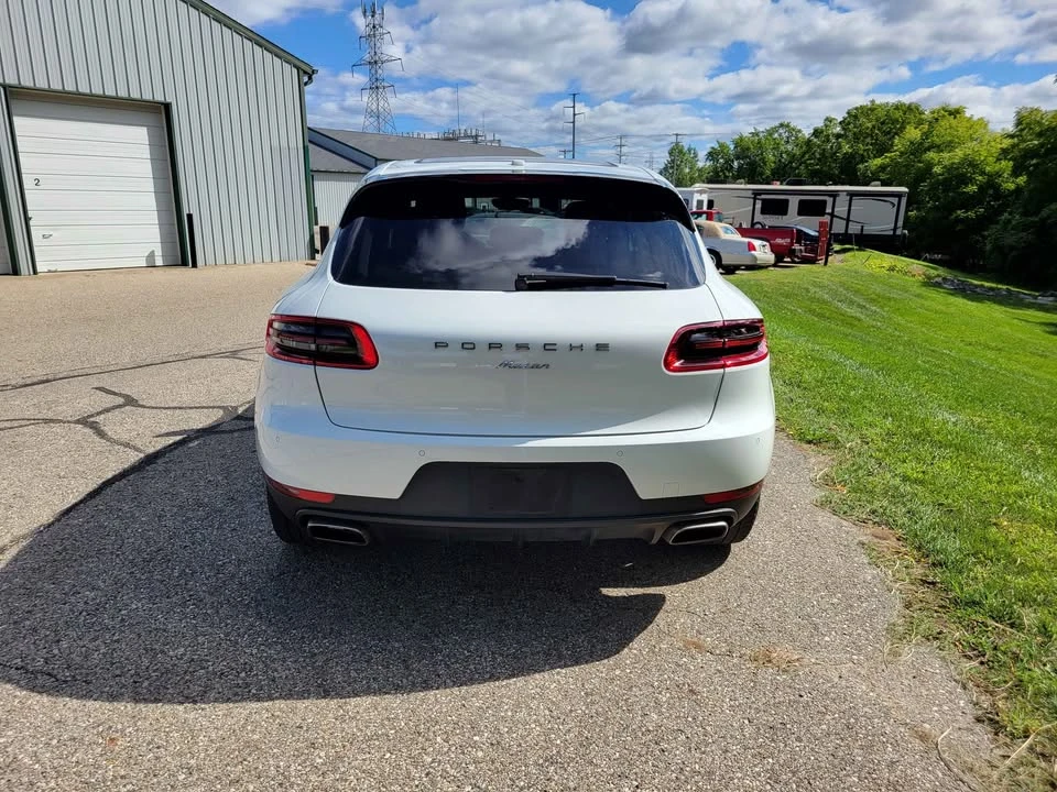 2017 Porsche Macan - Image 8 of 20