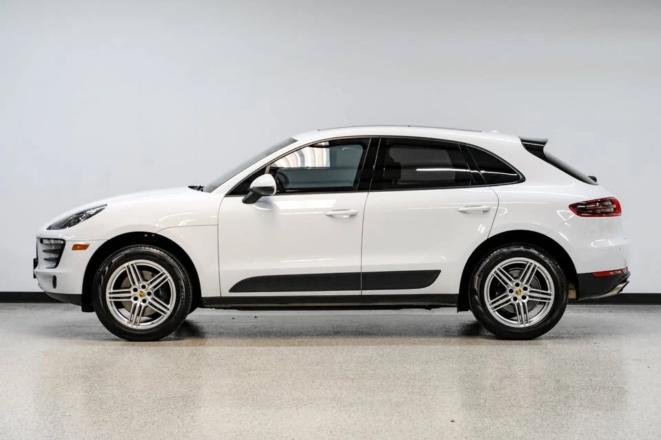 2017 Porsche Macan - Image 10 of 18