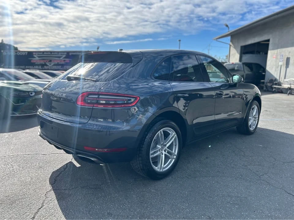 2017 Porsche Macan - Image 5 of 14