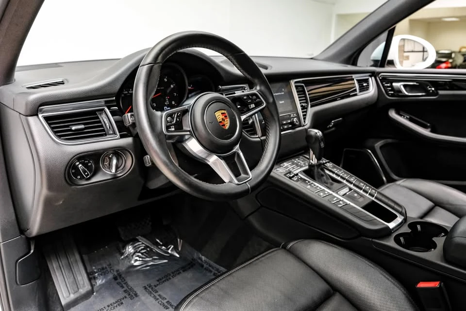 2017 Porsche Macan - Image 3 of 18
