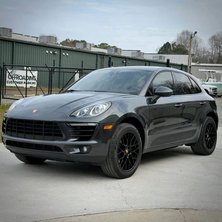 2017 Porsche Macan - Image 8 of 12