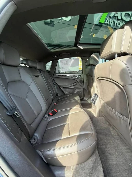 2017 Porsche Macan - Image 3 of 9