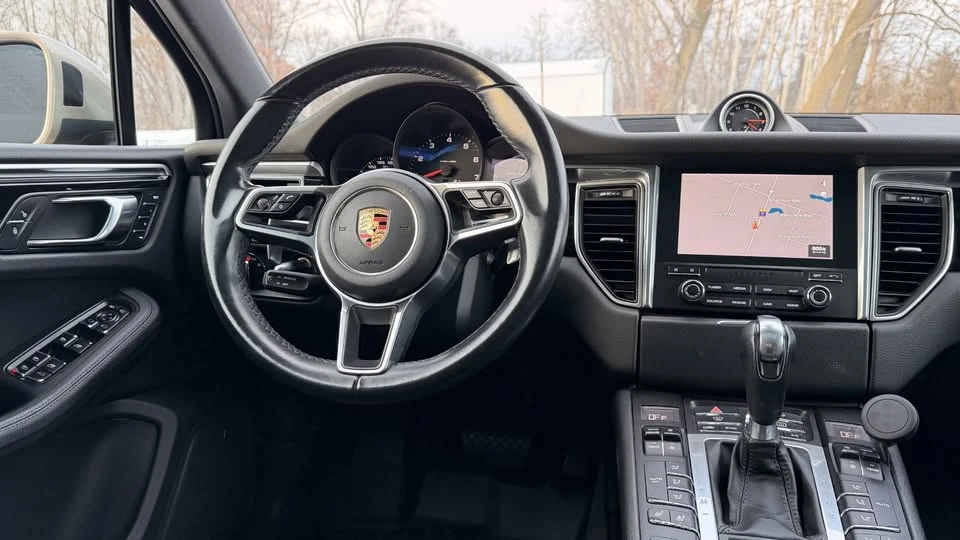 2017 Porsche Macan - Image 15 of 20