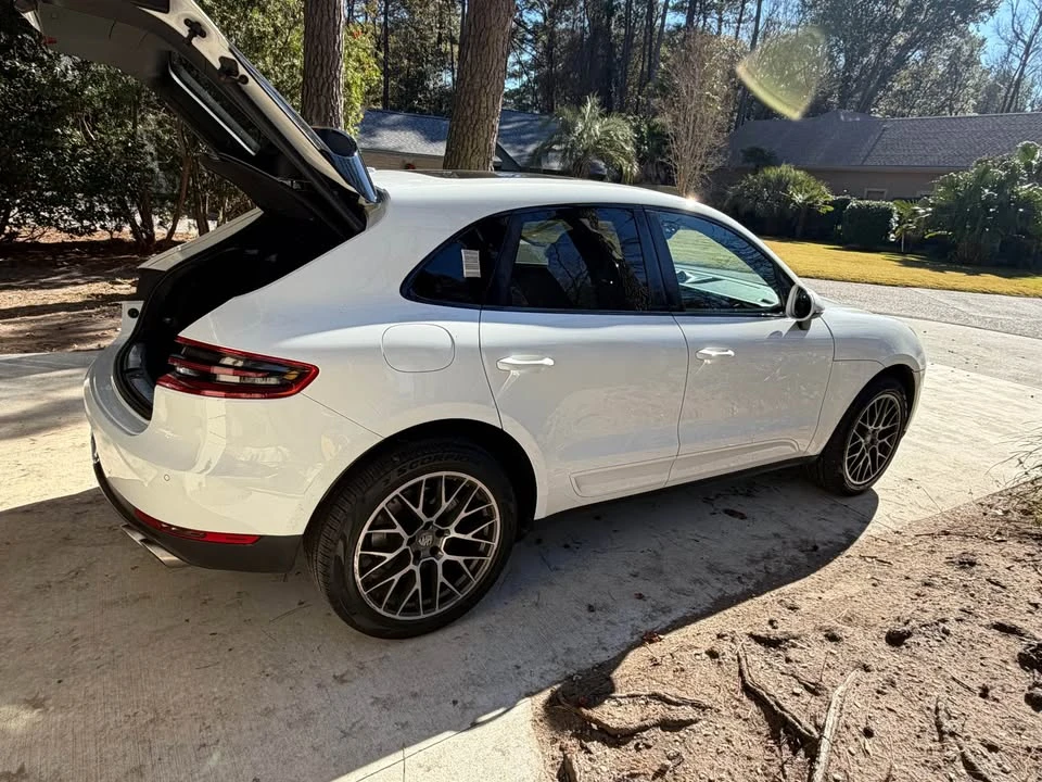 2017 Porsche Macan - Image 15 of 17