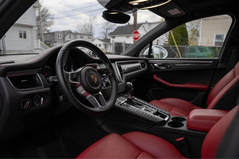 2017 Porsche Macan - Image 7 of 17