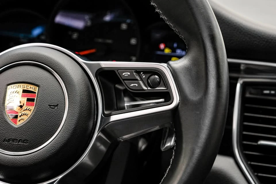 2017 Porsche Macan - Image 18 of 18