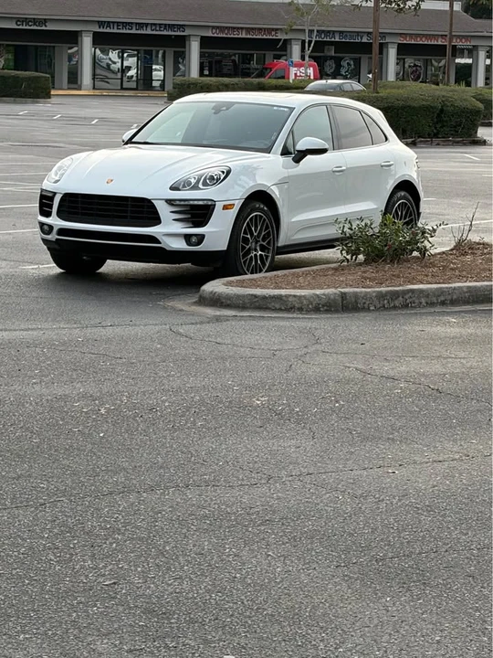 2017 Porsche Macan - Image 4 of 17