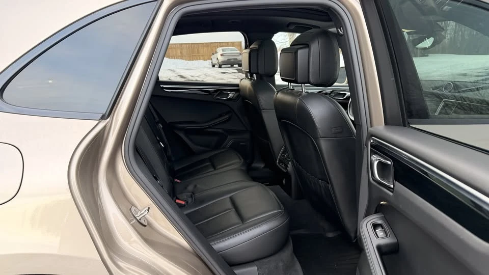 2017 Porsche Macan - Image 11 of 20
